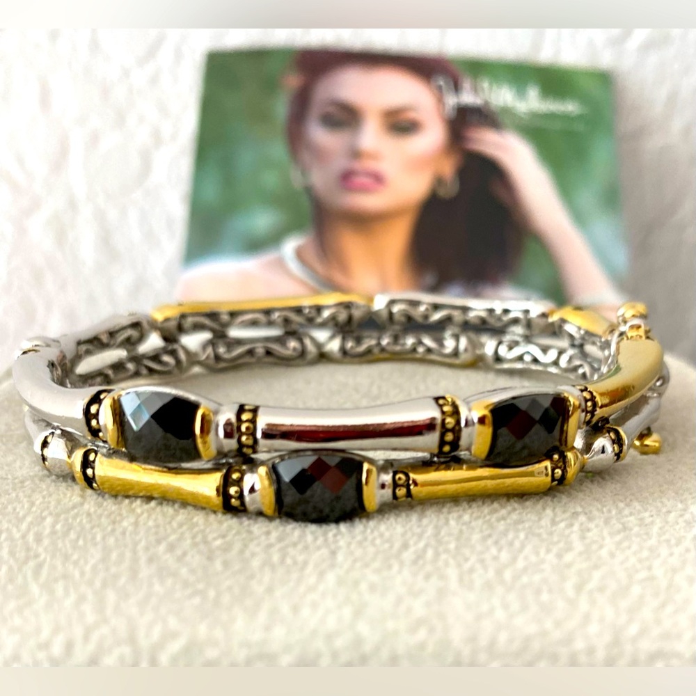 Canias Cor Collection two row hinged bangle bracelet black stones 3/8” x 6 1/4”D